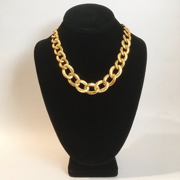 Napier Choker Link Chain Necklace Chunky Gold Tone Metal Smooth Textured Vintage - Picture 3 of 10